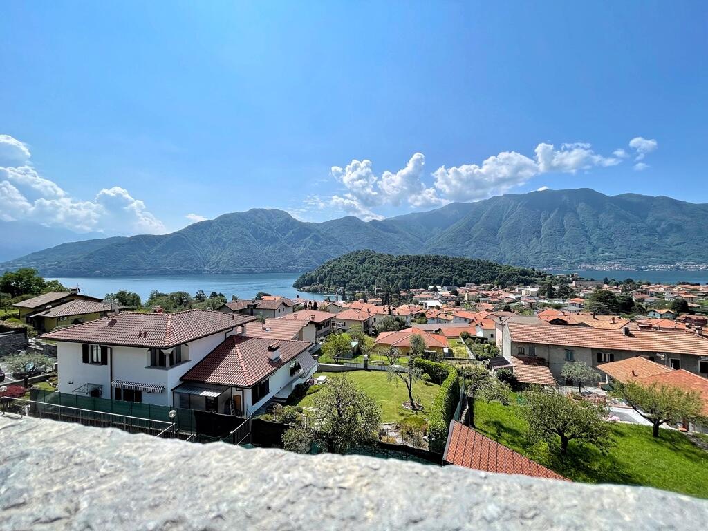 3 bedrooms Townhouse in Tremezzina, Italy No. 150060