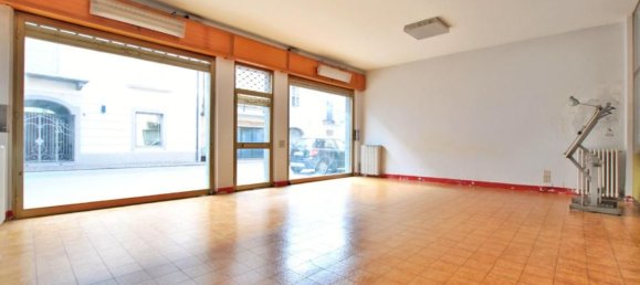  عقار تجاري في Borgo d'Ale, Italy 185متر مربع رقم 142032 8