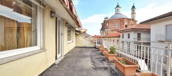  عقار تجاري في Borgo d'Ale, Italy 185متر مربع رقم 142032 31