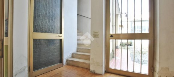  عقار تجاري في Borgo d'Ale, Italy 185متر مربع رقم 142032 14