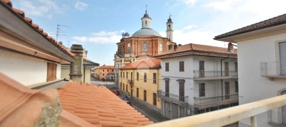  عقار تجاري في Borgo d'Ale, Italy 185متر مربع رقم 142032 35