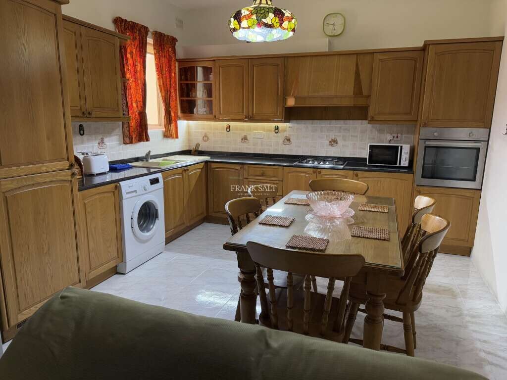 4 bedrooms Apartment in Birzebbuga, Malta No. 8233