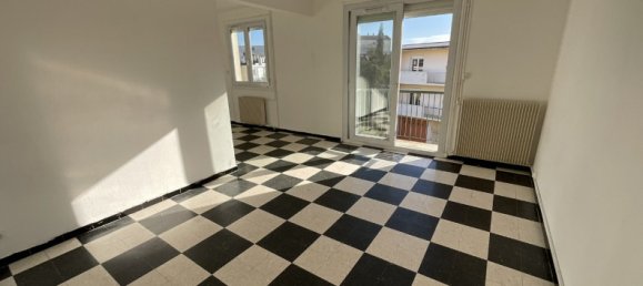 3 bedrooms Apartment in Beziers, France No. 327196 2