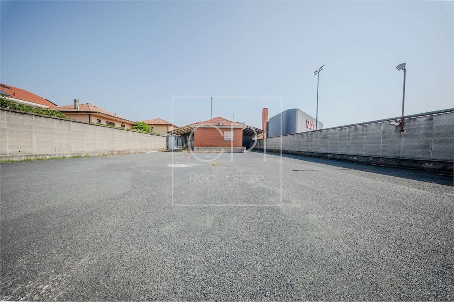 1657m² Warehouse in Turin, Italy No. 311012