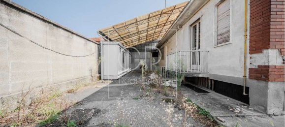 1657m² Warehouse in Turin, Italy No. 311012 13