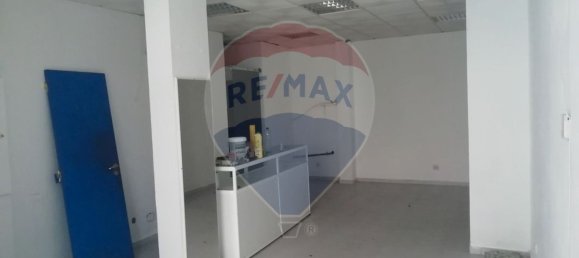 45m² Commercial property in Almada, Portugal No. 53288 6