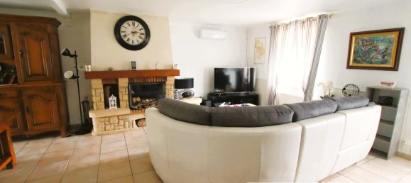 5 bedrooms House in Champhol, France No. 70022 3