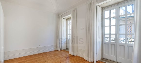 5 bedrooms Villa in Porto, Portugal No. 120144 9