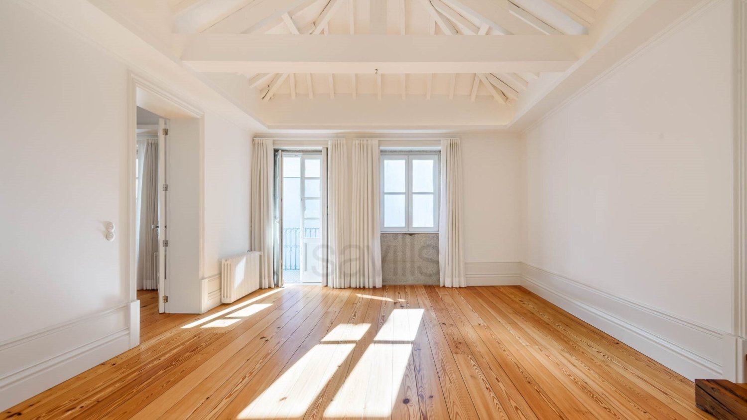 5 bedrooms Villa in Porto, Portugal No. 120144