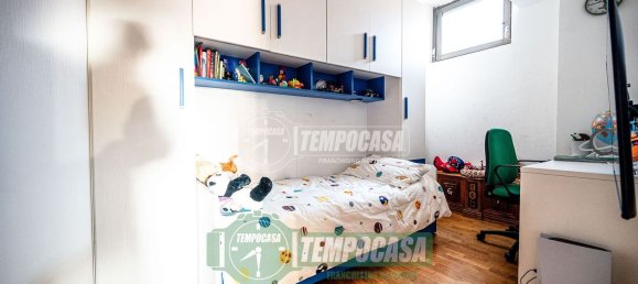 3-salle Appartement à Nerviano, Italy No. 88773 7