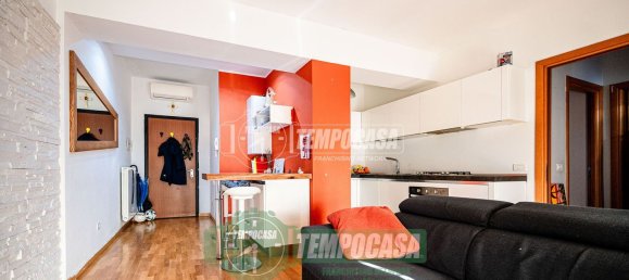 3-salle Appartement à Nerviano, Italy No. 88773 2