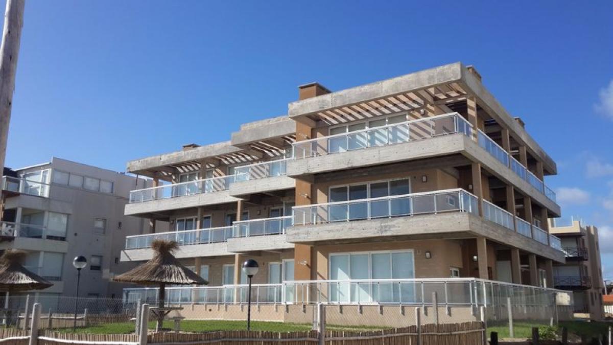 Apartamento de 2 dormitorios en Mar del Plata, Argentina No. 98429