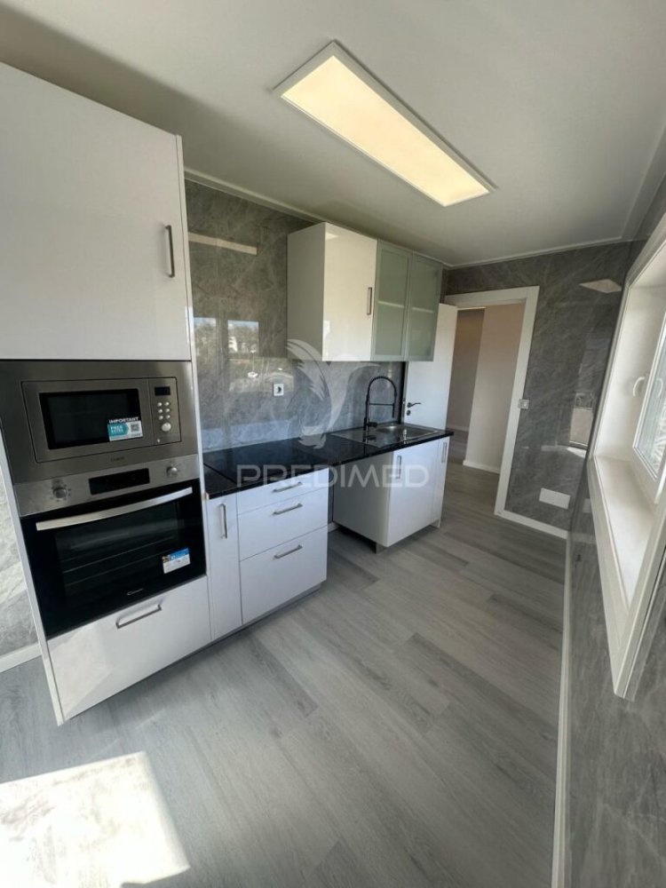 3 bedrooms Apartment in Ermesinde, Portugal No. 255943