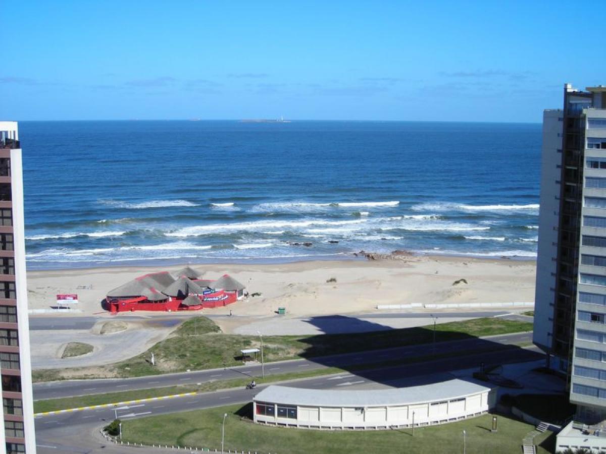 3 bedrooms Apartment in Maldonado, Uruguay No. 10046