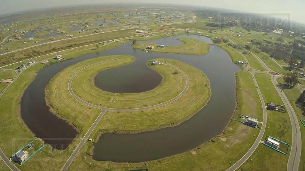  Land in Escobar, Argentina No. 119859