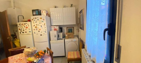 3 rooms Apartment in Parma, Italy No. 23847 10