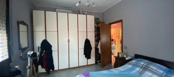 3 rooms Apartment in Parma, Italy No. 23847 7