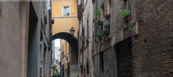 2 rooms Commercial property in Rome, Italy No. 392814 2