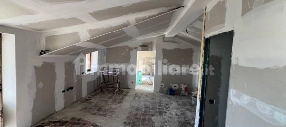 3 Schlafzimmer Wohnung in Bregnano, Italy, Nr. 263773 8