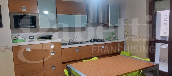 Квартира с 3 спальнями в Таранто, Италия № 82055 28