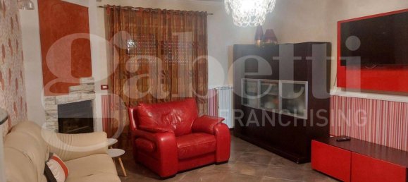 Квартира с 3 спальнями в Таранто, Италия № 82055 5