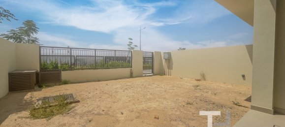3 bedrooms Townhouse in Town Square, UAE No. 28625 28