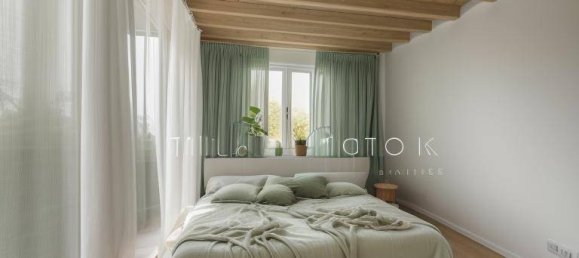 5 bedrooms Villa in Brescia, Italy No. 179787 4