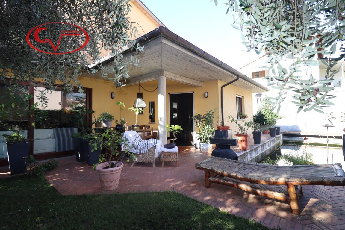 6غرفة فيلا في Loro Ciuffenna, Italy رقم 232998