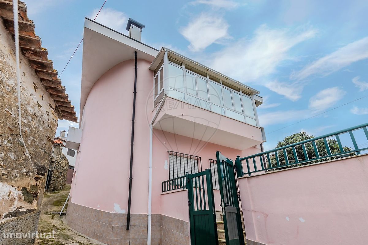 3 bedrooms House in Armamar, Portugal No. 169892