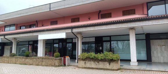 Коммерческая недвижимость с 2 комнатами в Кальчинато, Италия № 308333 5