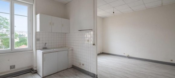 1 bedroom Apartment in Villeurbanne, France No. 285244 4