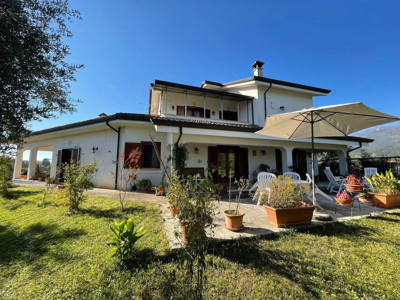 5 bedrooms Villa in Isola del Liri, Italy No. 57805