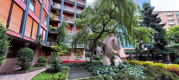 3 rooms Apartment in Milan, Italy No. 269892 2