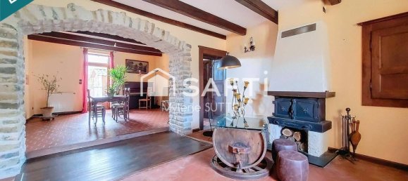 4 bedrooms Townhouse in Laloeuf, France No. 44377 2