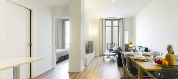 Apartamento de 2 dormitorios en Eixample, Spain No. 24923 3