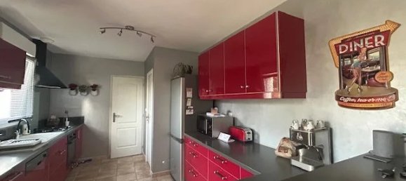 Casa de 4 dormitorios en Avrille-les-Ponceaux, France No. 84531 3