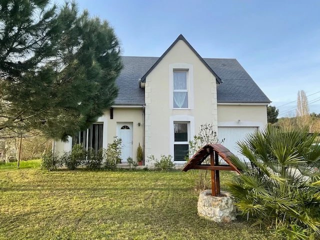 Casa de 4 dormitorios en Avrille-les-Ponceaux, France No. 84531