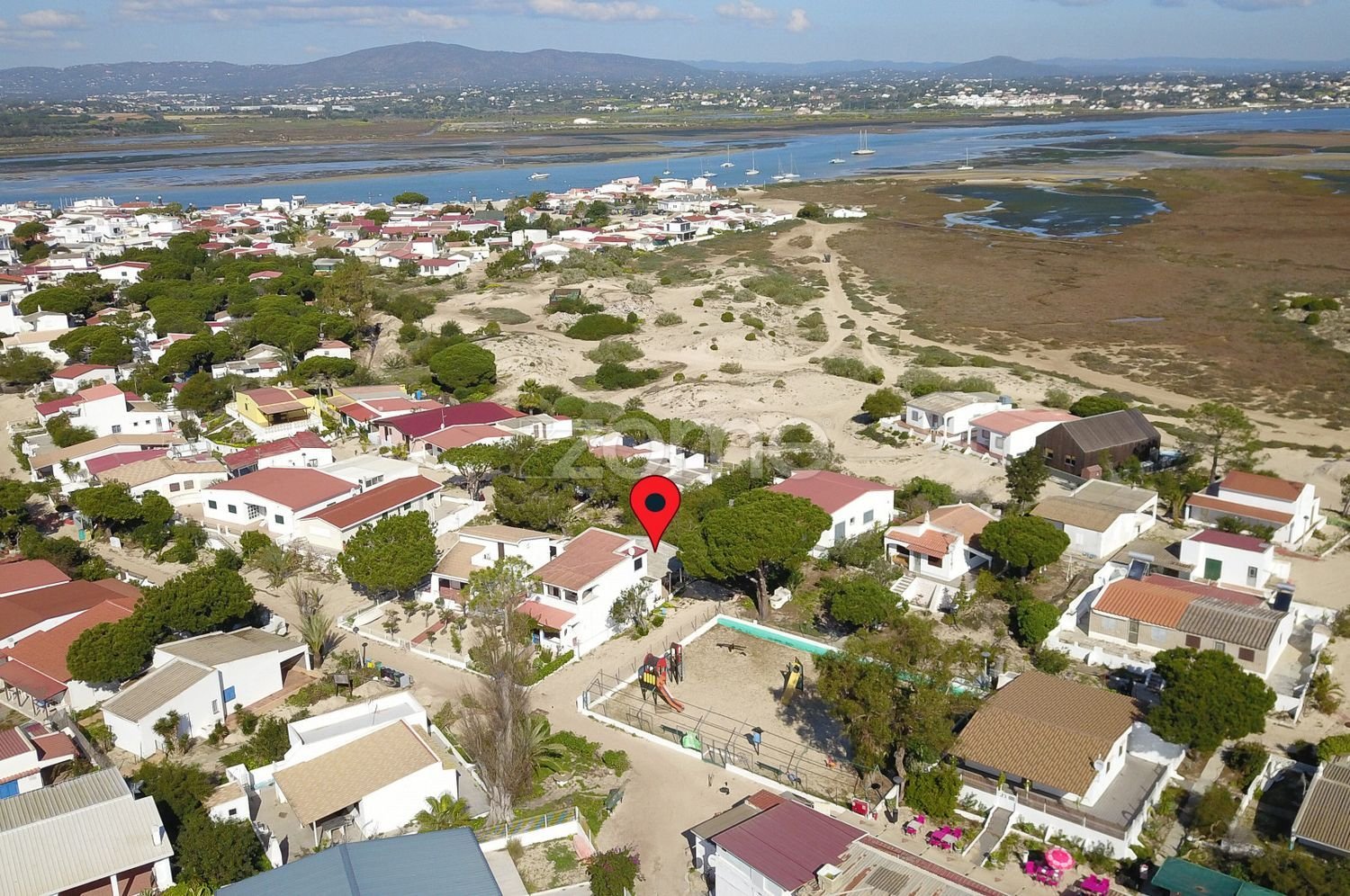 Casa T2 em Quelfes, Portugal N.º 14245
