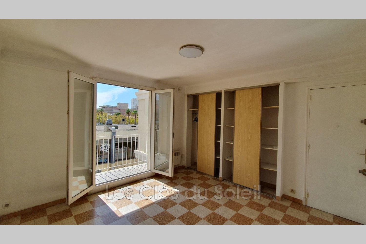 Студия в Тулон, Франция № 320717