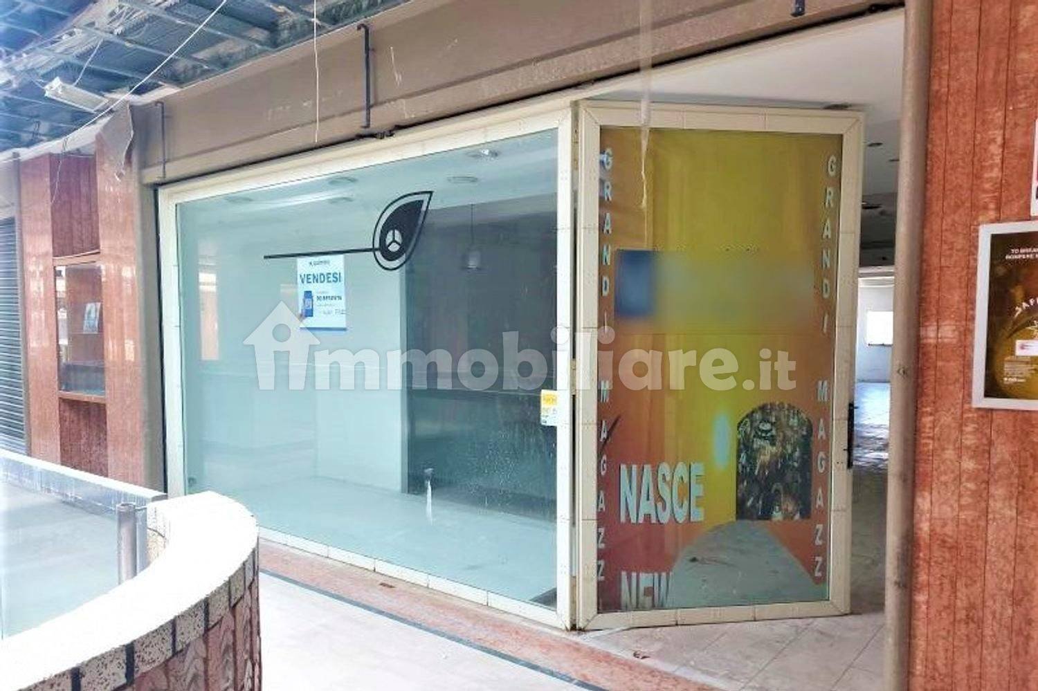  عقار تجاري في Casalnuovo di Napoli, Italy 233متر مربع رقم 328549