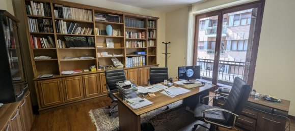 195m² Office in Turin, Italy No. 322466 11