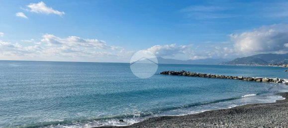 Квартира с 4 комнатами в Сестри Леванте, Италия № 17630 2