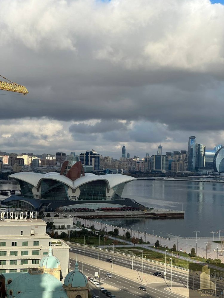 5 bedrooms Apartment in Sabail, Azerbaijan No. 1517