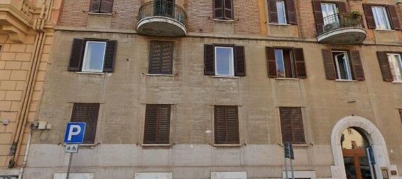 3 bedrooms Apartment in Rome, Italy No. 378161 2