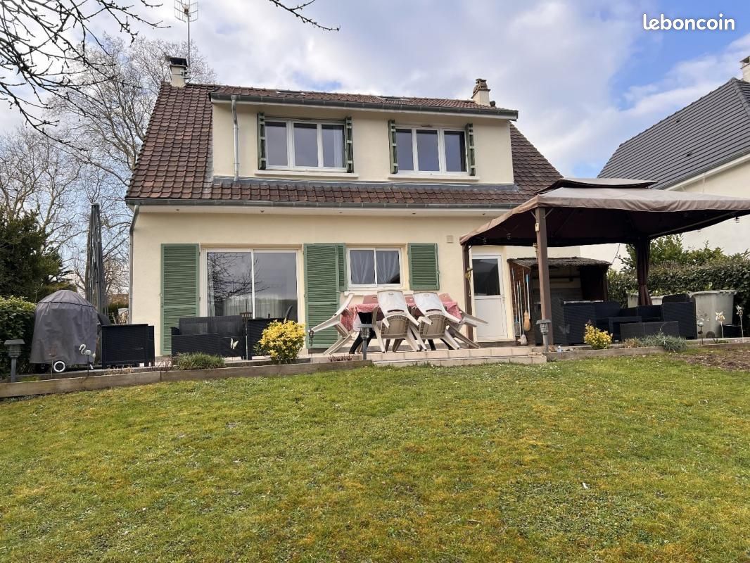 Дом с 3 спальнями в Сен-Шерон, Франция № 132400