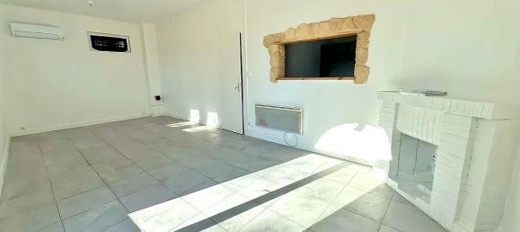 3 bedrooms Villa in Sorgues, France No. 191512 4