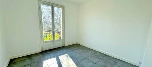 3 bedrooms Villa in Sorgues, France No. 191512 6