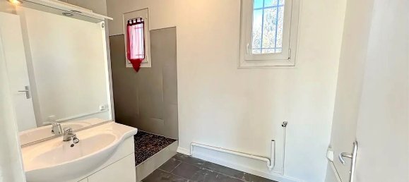 3 bedrooms Villa in Sorgues, France No. 191512 8