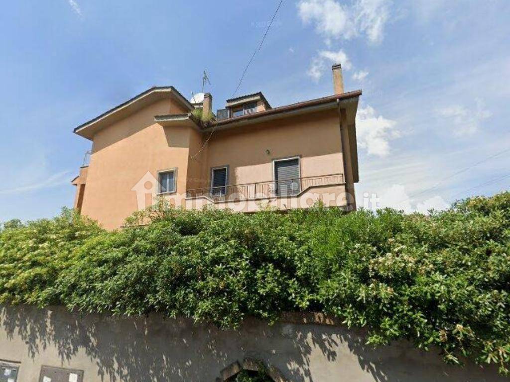 Apartamento de 2 dormitorios en Rome, Italy No. 16338