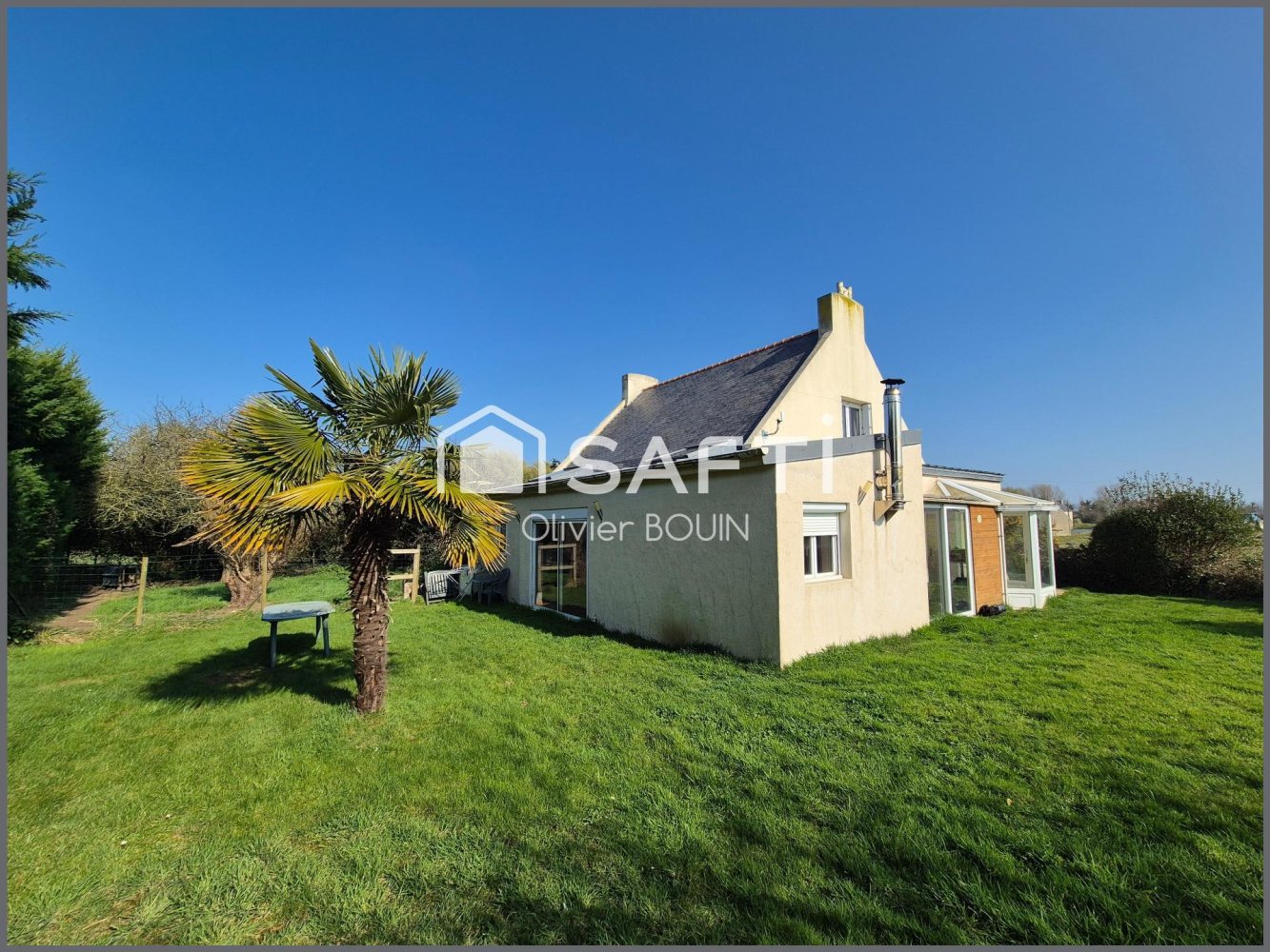 Casa de 5 dormitorios en Plouescat, France No. 275085